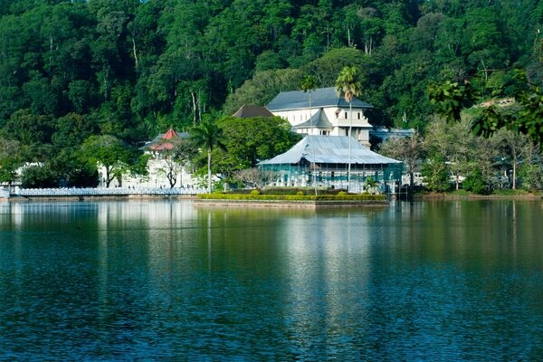 Kandy und der Zahntempel