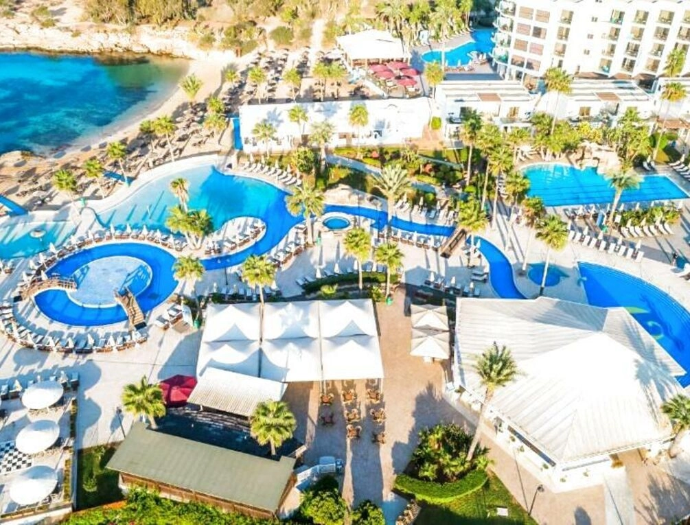 Afbeelding gerelateerd aan Adams Beach Hotel & Spa