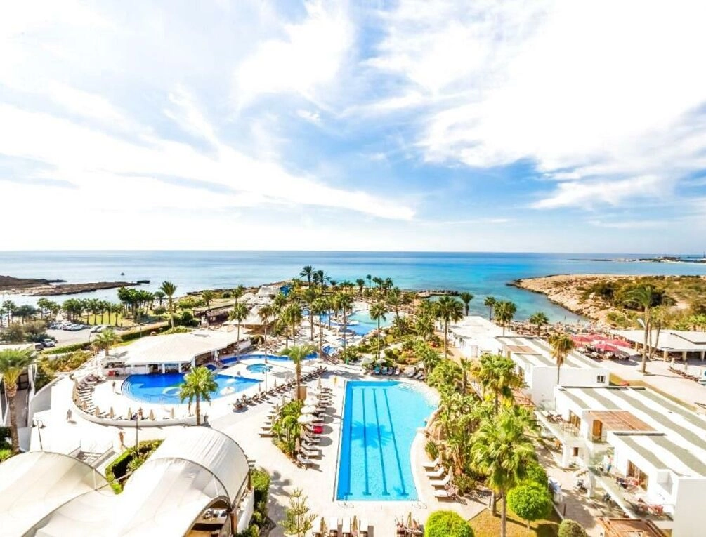 Afbeelding gerelateerd aan Adams Beach Hotel & Spa