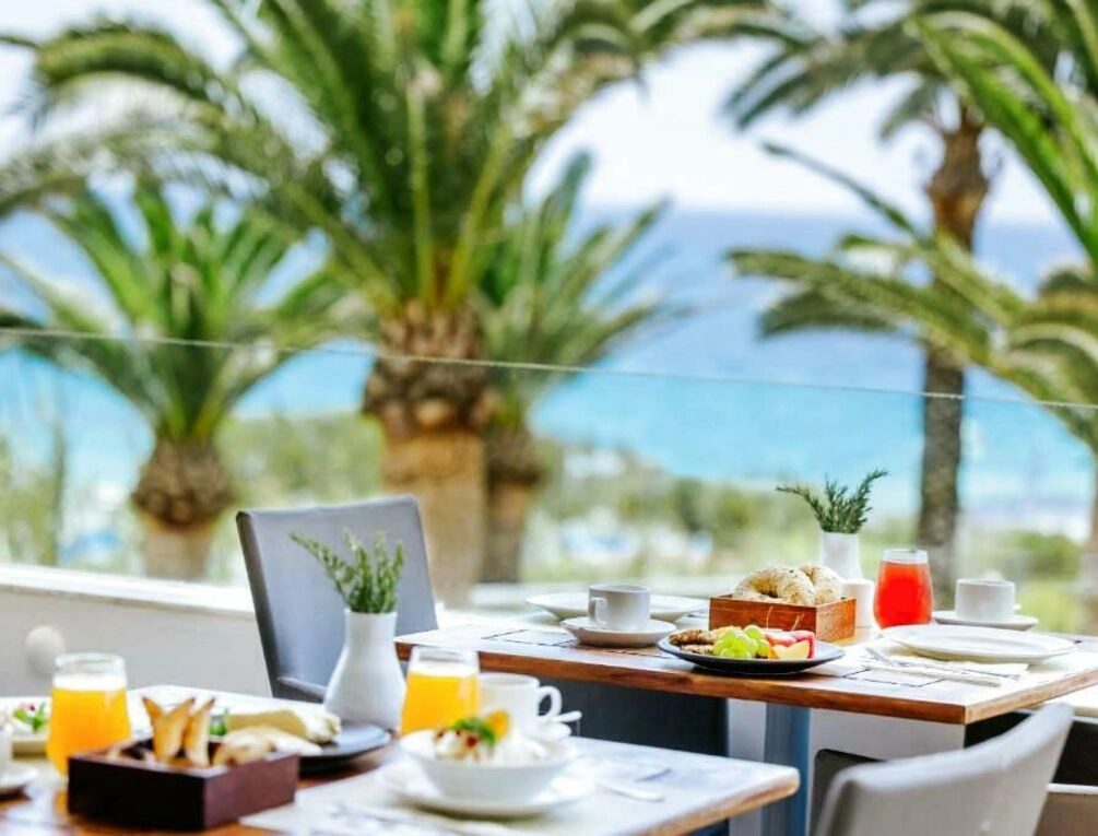 Afbeelding gerelateerd aan Alion Beach Hotel