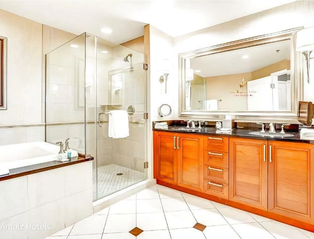 Afbeelding gerelateerd aan Amalz 2 Bedroom 3 Bathroom Balcony Suite Las Vegas !
