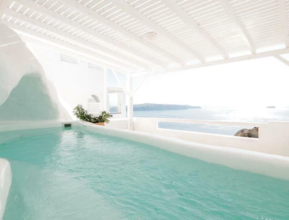 Afbeelding gerelateerd aan Apeiron Blue Santorini - Sustainable Adults Only 14 Plus