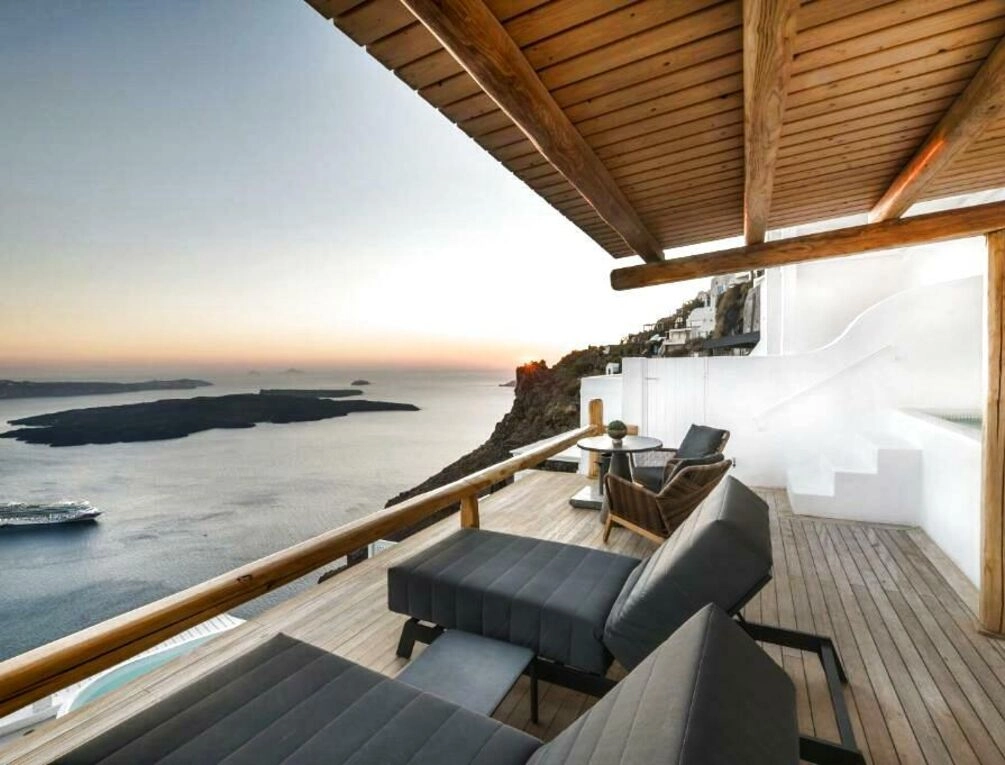 Afbeelding gerelateerd aan Aqua Luxury Suites by NOMÉE Hospitality Group