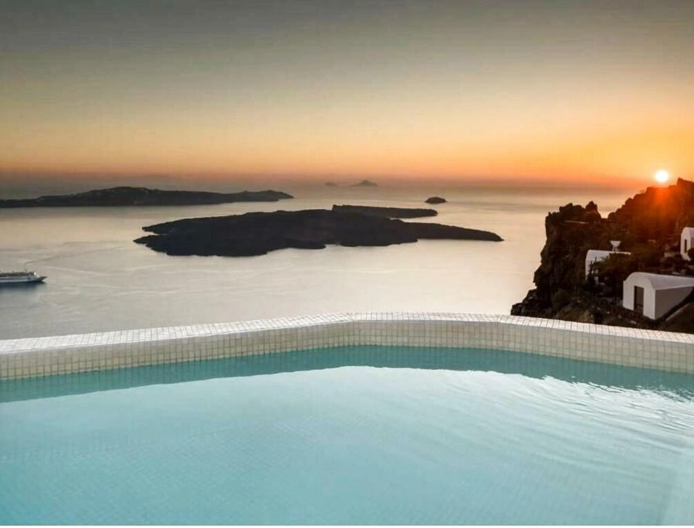 Afbeelding gerelateerd aan Aqua Luxury Suites by NOMÉE Hospitality Group