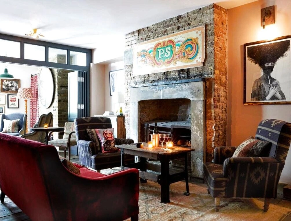 Afbeelding gerelateerd aan Artist Residence London