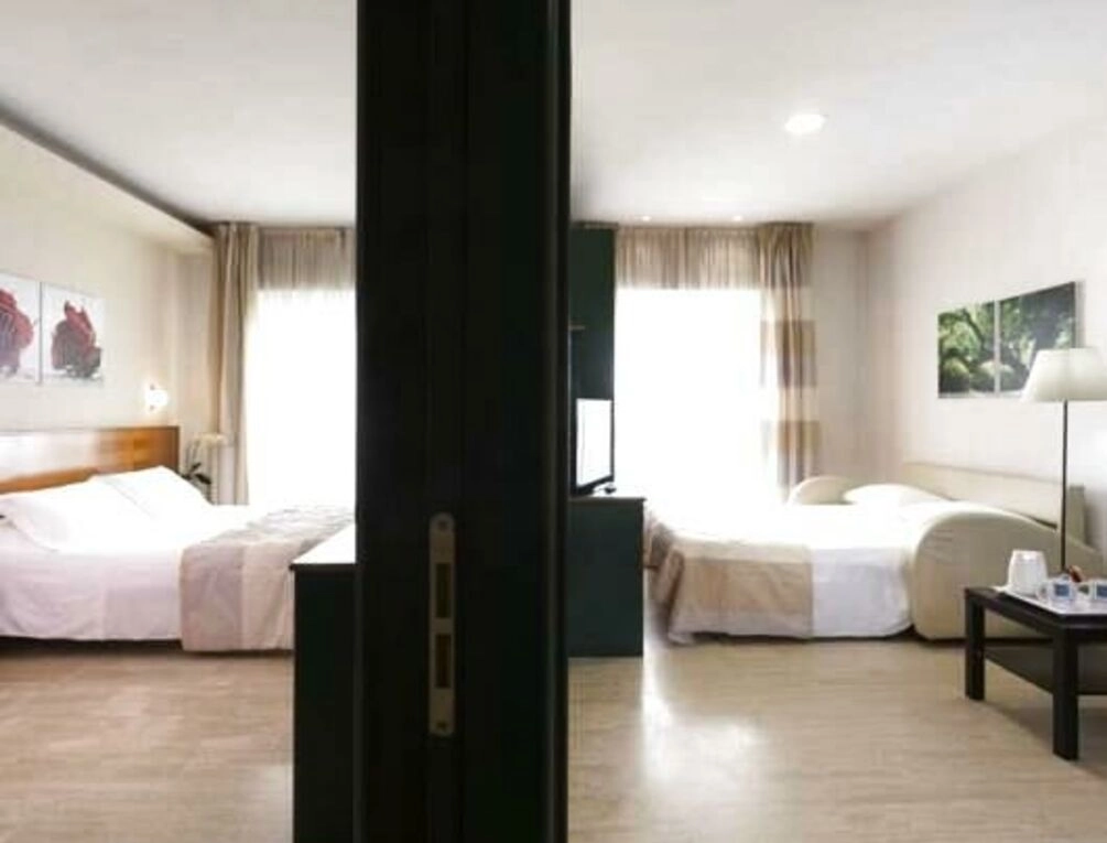 Afbeelding gerelateerd aan Astoria Suite Hotel