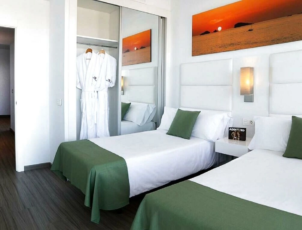 Afbeelding gerelateerd aan AxelBeach Ibiza Suites Apartments Spa and Beach Club - Adults Only