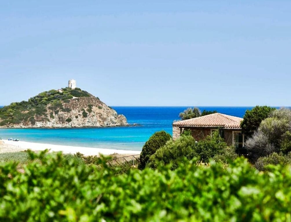 Afbeelding gerelateerd aan Baia Di Chia Resort Sardinia, Curio Collection By Hilton
