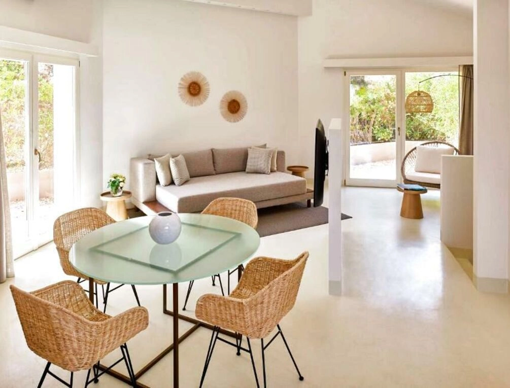 Afbeelding gerelateerd aan Baia Di Chia Resort Sardinia, Curio Collection By Hilton