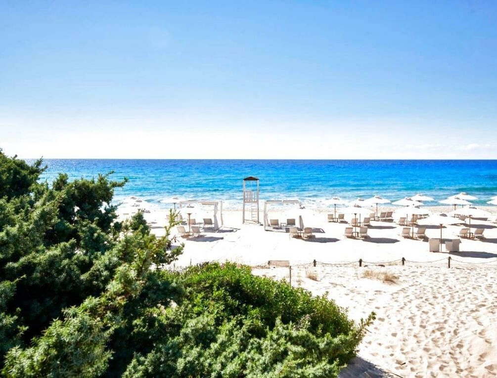 Afbeelding gerelateerd aan Baia Di Chia Resort Sardinia, Curio Collection By Hilton