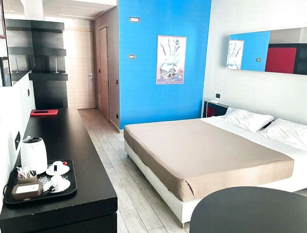 Afbeelding gerelateerd aan Blue Shades Hotel