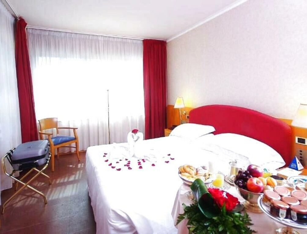 Afbeelding gerelateerd aan Caesar's Hotel