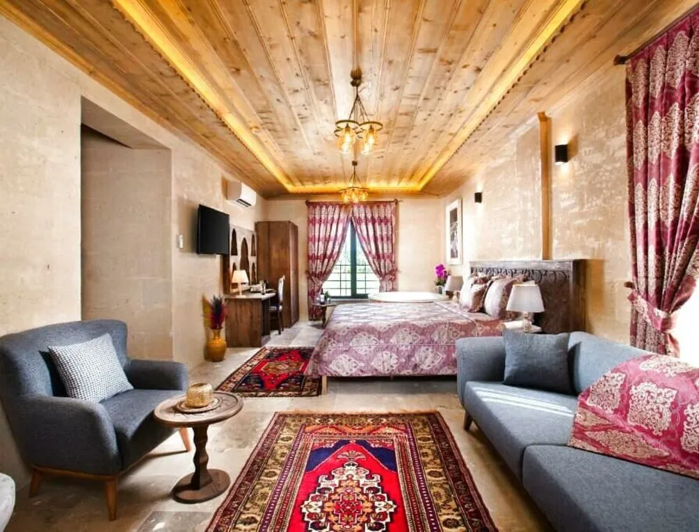 Afbeelding gerelateerd aan Cappadocia Pyramid Stone House