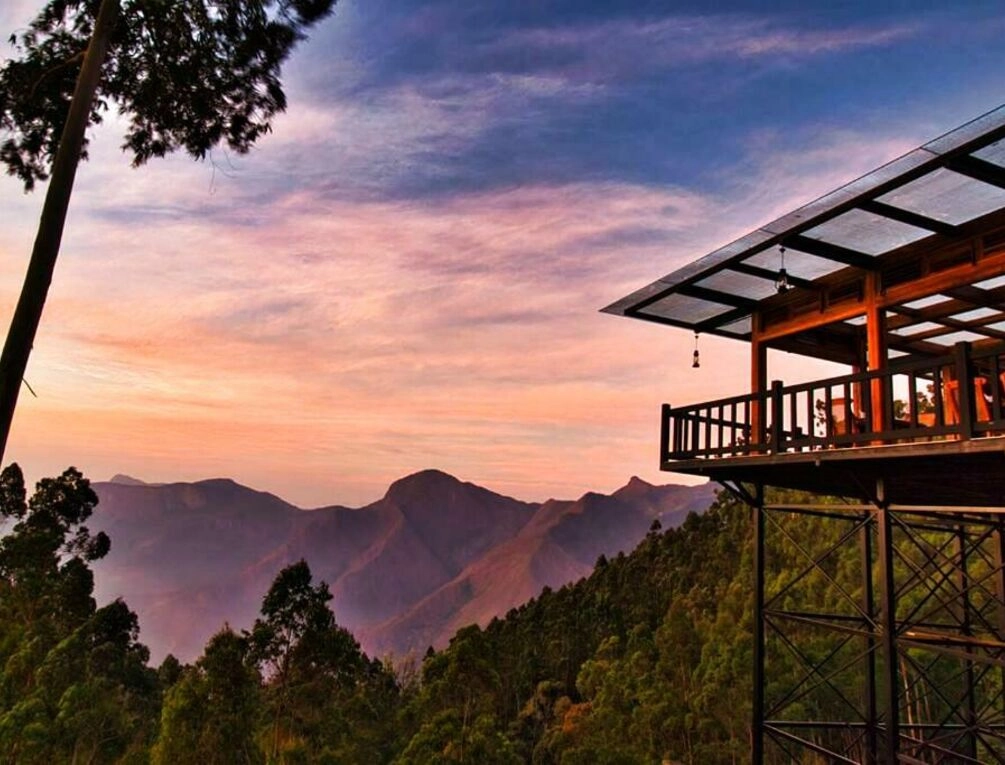 Afbeelding gerelateerd aan Chandys Drizzle Drops - Munnar Top Station