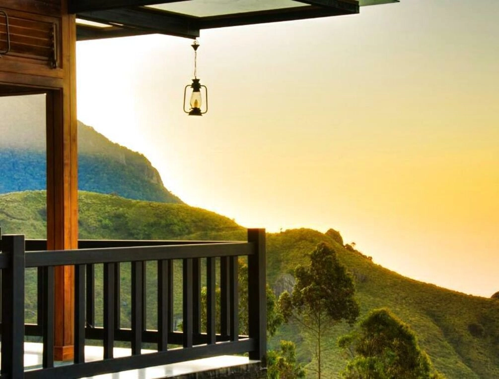 Afbeelding gerelateerd aan Chandys Drizzle Drops - Munnar Top Station