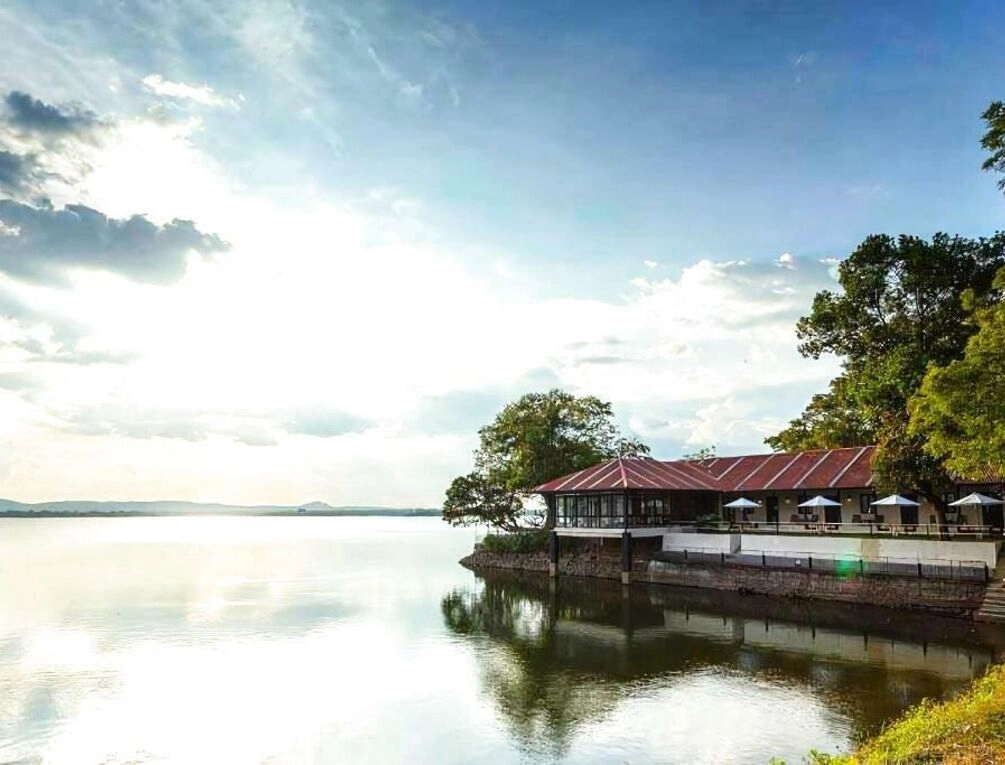 Afbeelding gerelateerd aan EKHO Lake House - From Colonial Bungalow to Royal Retreat