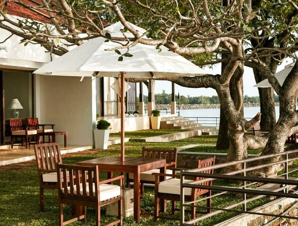 Afbeelding gerelateerd aan EKHO Lake House - From Colonial Bungalow to Royal Retreat