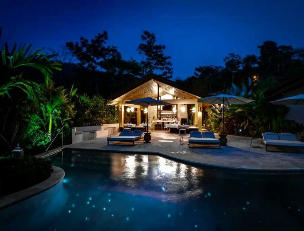 Afbeelding gerelateerd aan Golden Pineapple Villas-Adults Only