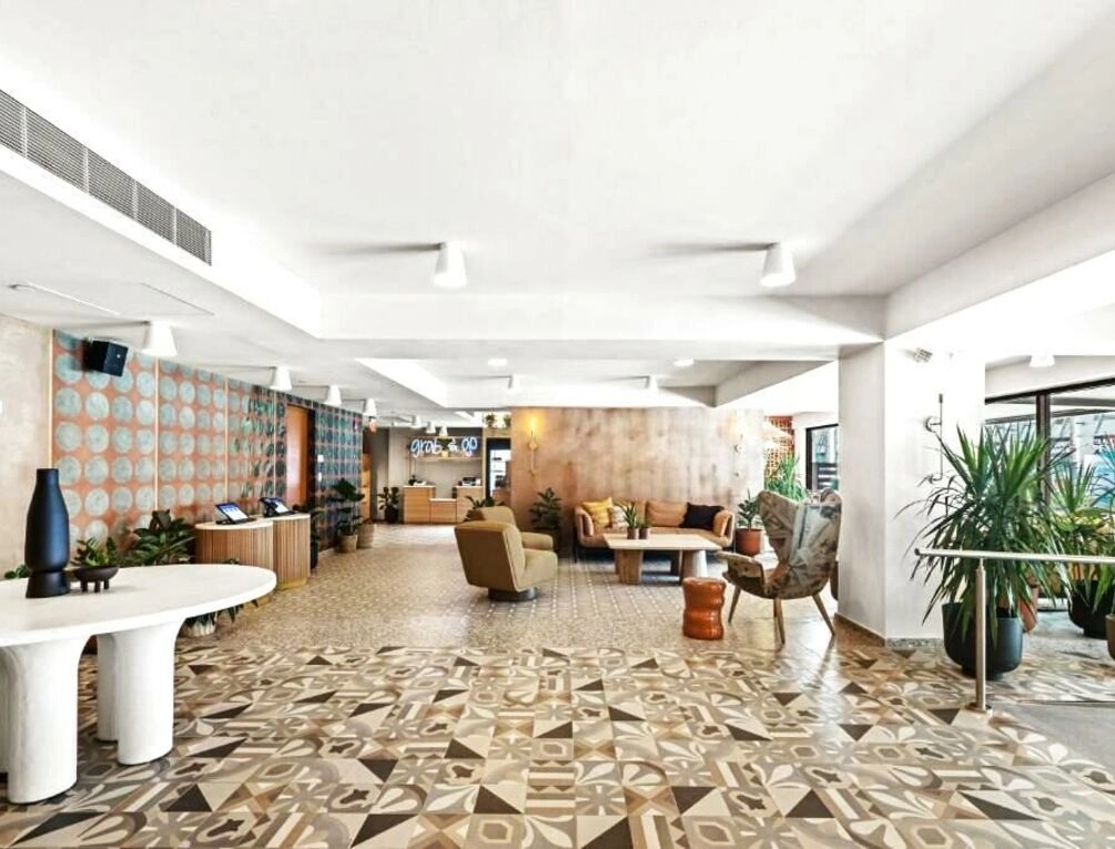 Afbeelding gerelateerd aan HiBird- Apartment and Suites Hotel