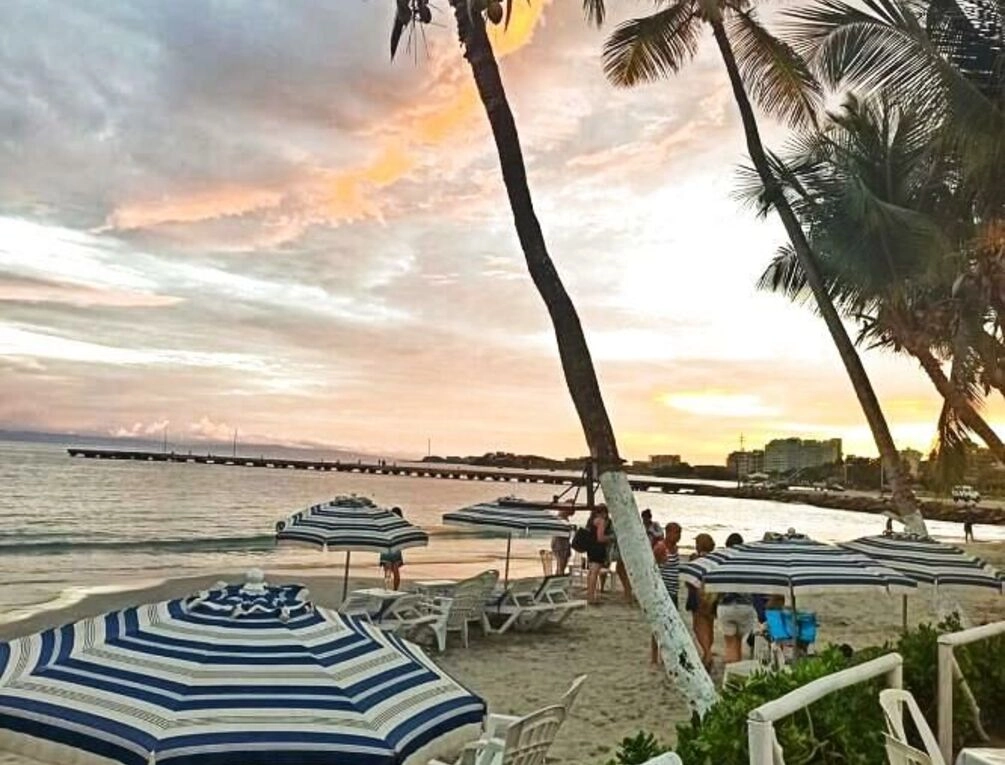 Afbeelding gerelateerd aan Hotel Colibrí Suites