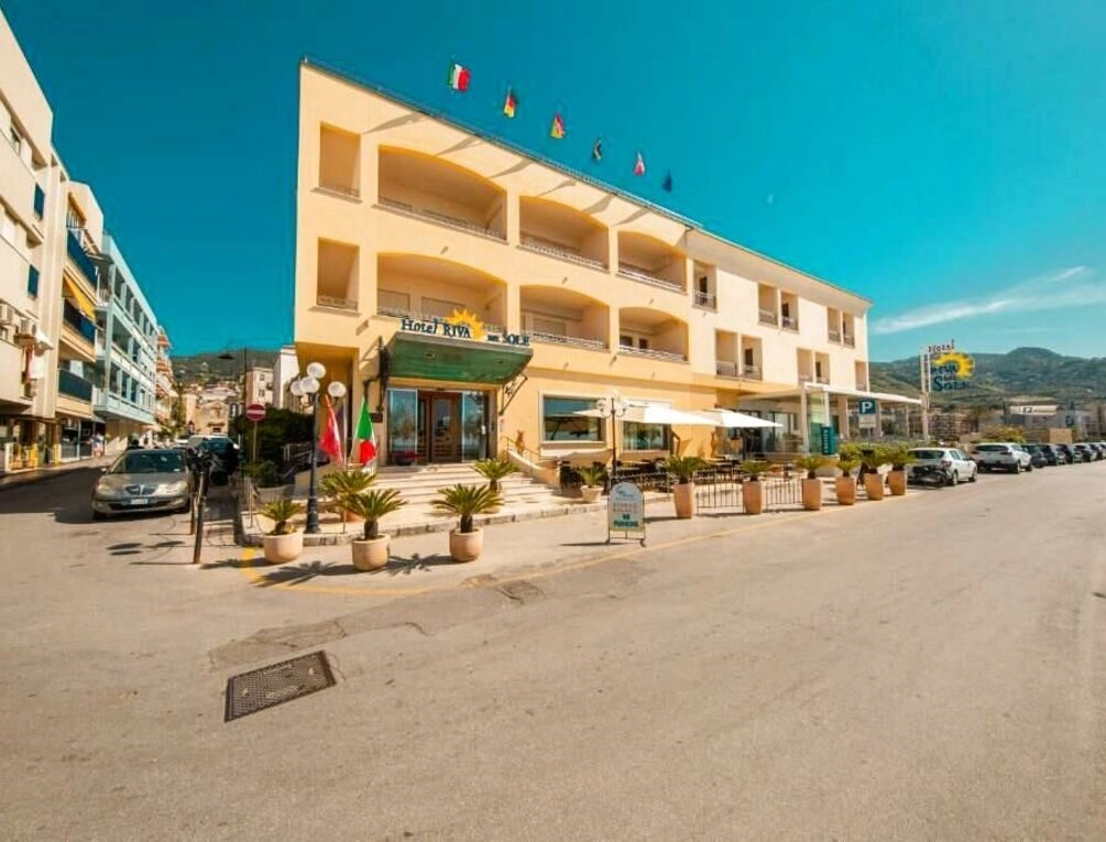 Afbeelding gerelateerd aan Hotel Riva Del Sole
