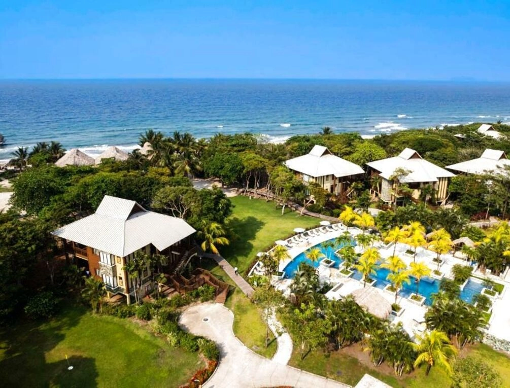 Afbeelding gerelateerd aan Indura Beach & Golf Resort Curio Collection By Hilton