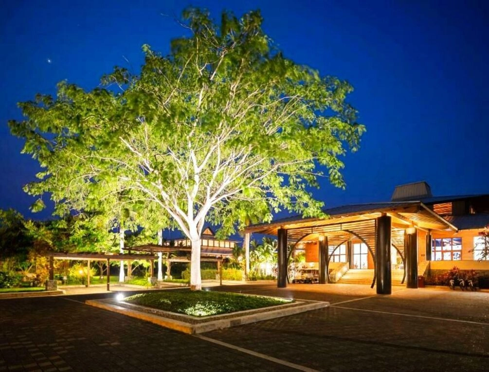 Afbeelding gerelateerd aan Indura Beach & Golf Resort Curio Collection By Hilton