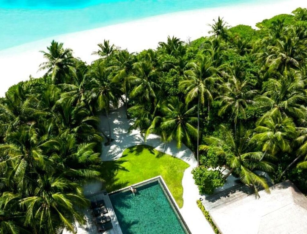 Afbeelding gerelateerd aan Intercontinental Maldives Maamunagau Resort with Club benefits by IHG
