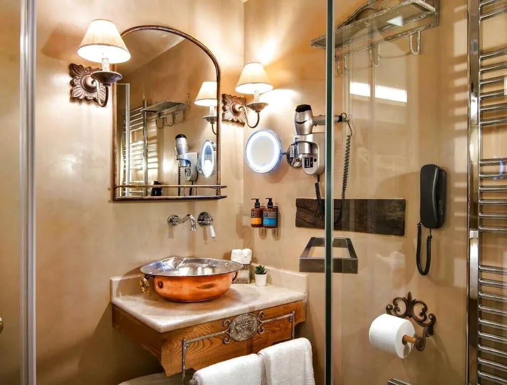 Afbeelding gerelateerd aan KAMARES Historic Boutique Hotel & Spa