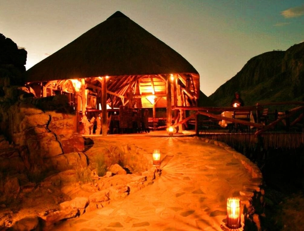 Afbeelding gerelateerd aan Khowarib Lodge