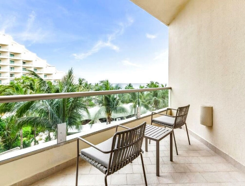 Afbeelding gerelateerd aan Live Aqua Beach Resort Cancun