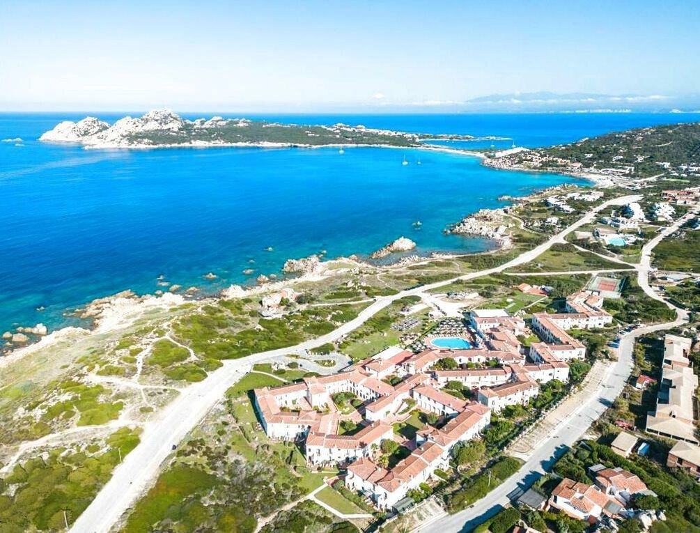 Afbeelding gerelateerd aan Mangia's Santa Teresa Sardinia, Curio Collection by Hilton