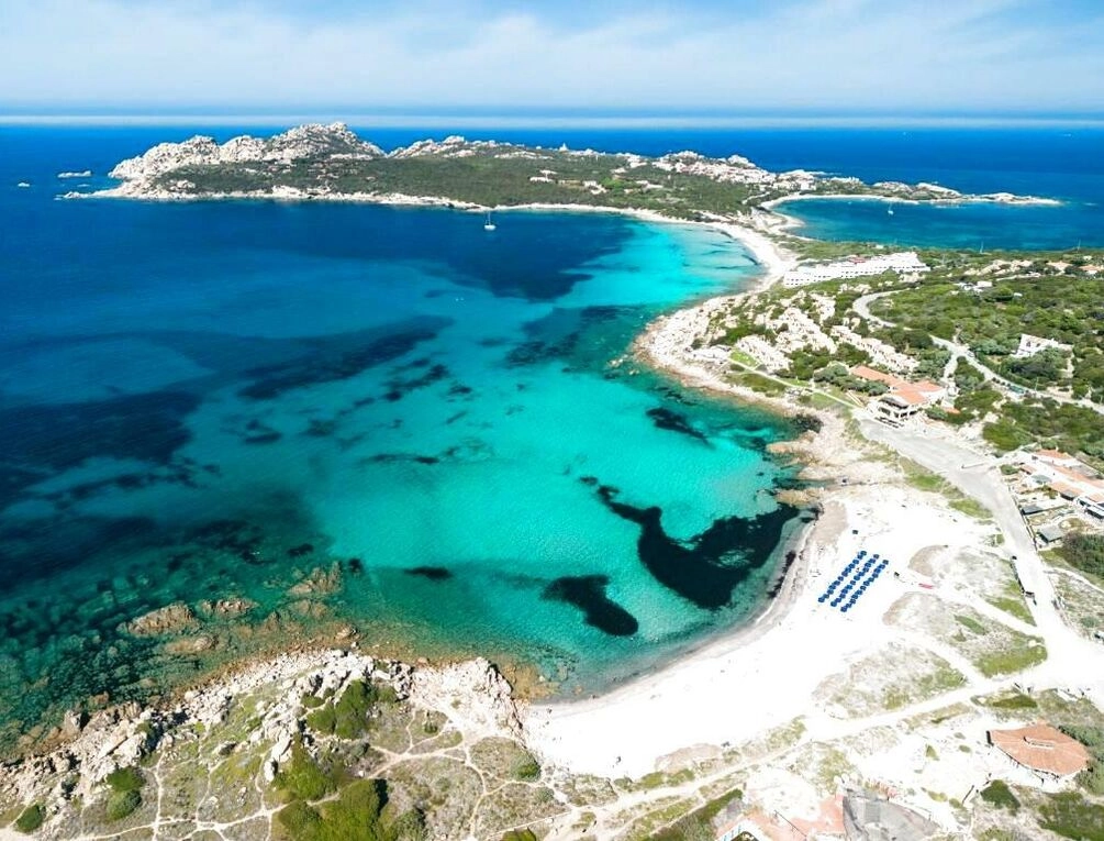 Afbeelding gerelateerd aan Mangia's Santa Teresa Sardinia, Curio Collection by Hilton