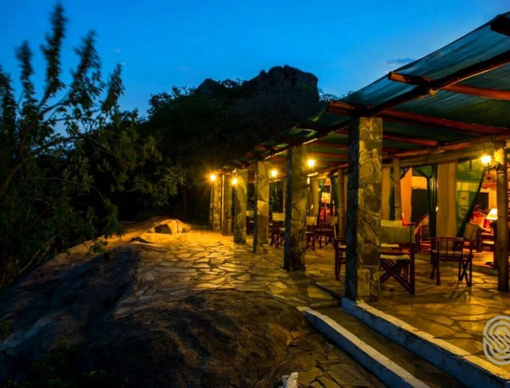 Afbeelding gerelateerd aan Mbuzi Mawe Serena Camp