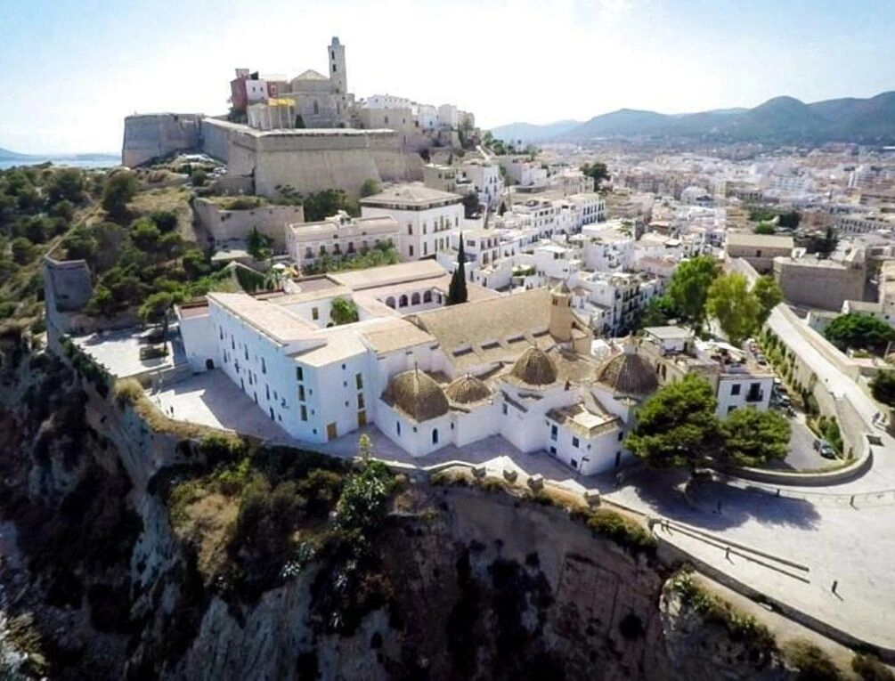 Afbeelding gerelateerd aan Mirador de Dalt Vila-Relais & Chateaux