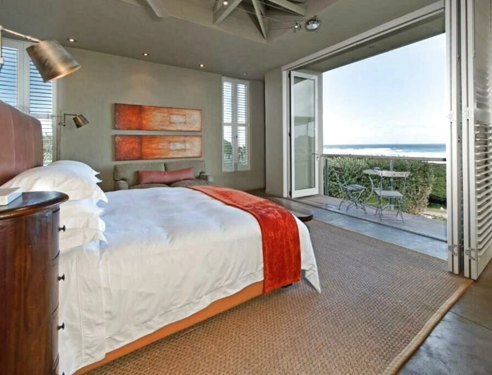 Afbeelding gerelateerd aan Mosselberg on Grotto Beach