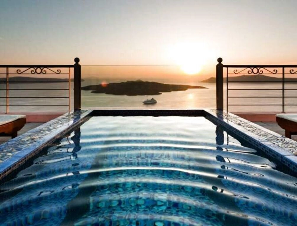 Afbeelding gerelateerd aan Nefeles Luxury Suites