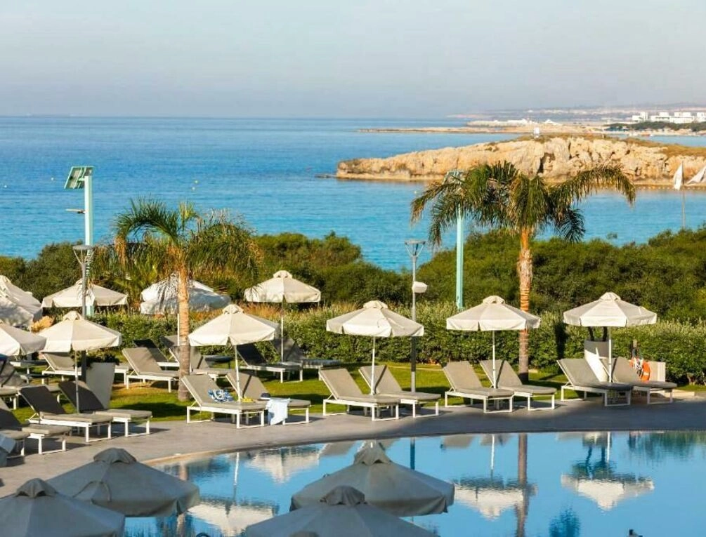 Afbeelding gerelateerd aan NissiBlu Beach Resort