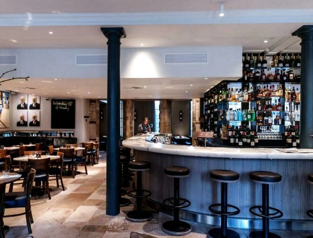 Afbeelding gerelateerd aan Old Bank Hotel