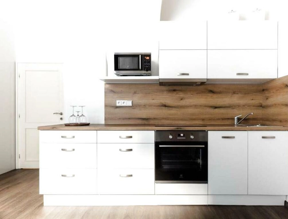 Afbeelding gerelateerd aan Old Town Square Residence by Emblem