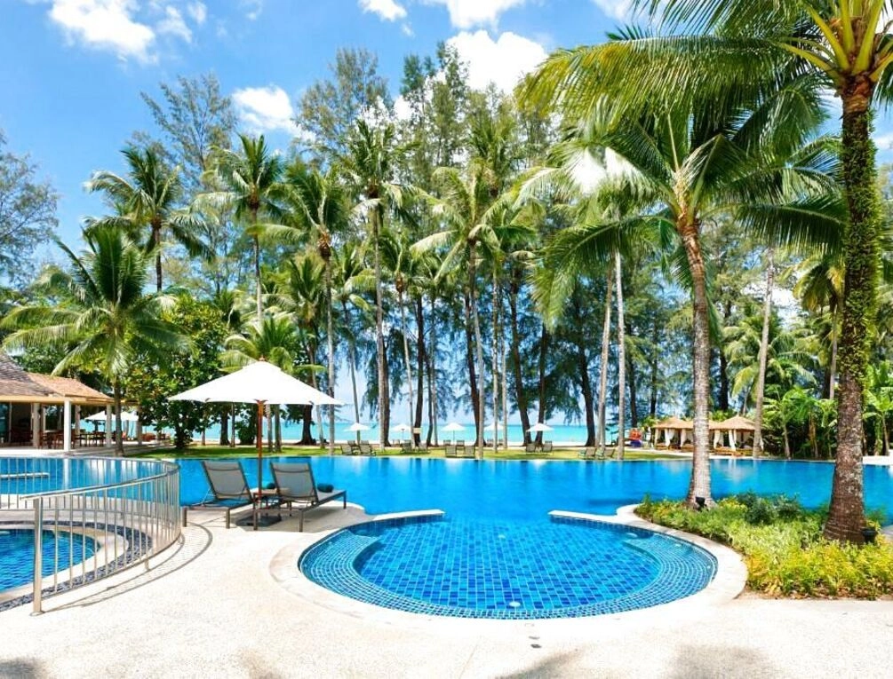 Afbeelding gerelateerd aan Outrigger Khao Lak Beach Resort - SHA Extra Plus