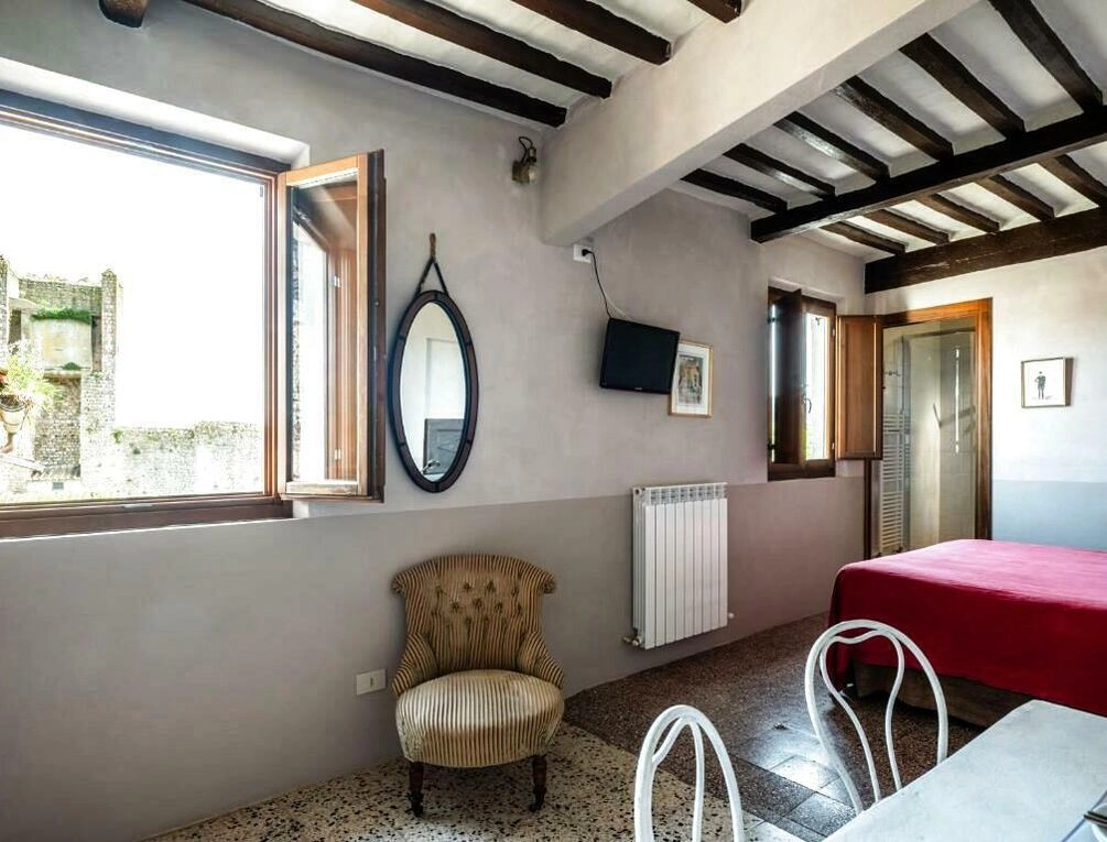 Afbeelding gerelateerd aan Rooms and Wine al Castello