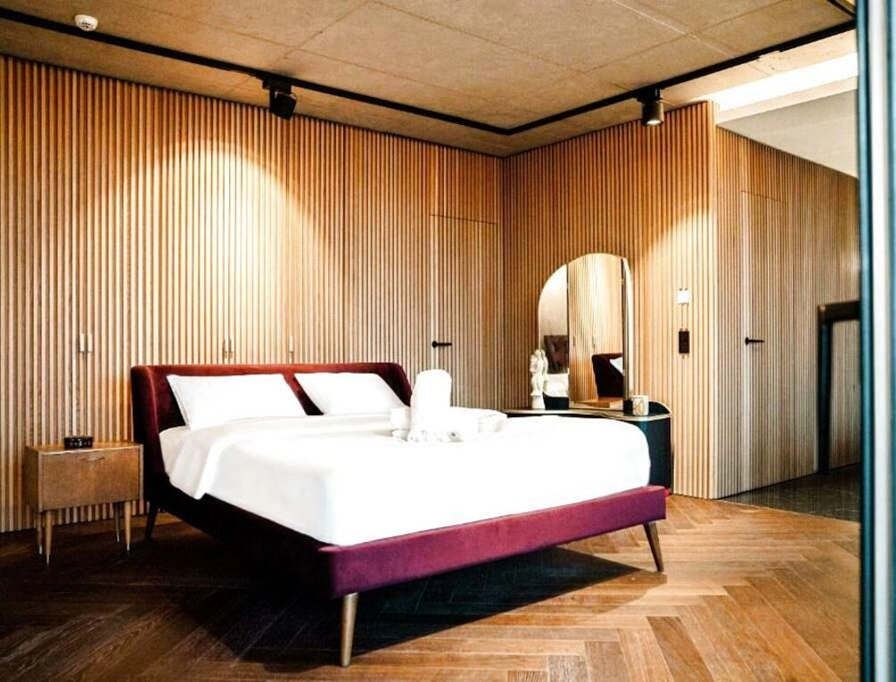 Afbeelding gerelateerd aan SKY21 LUX Stay with Pool, Gym, Spa & City Views