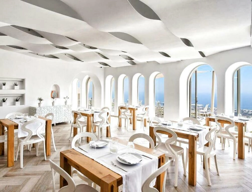 Afbeelding gerelateerd aan Skyfall Suites - Adults Only