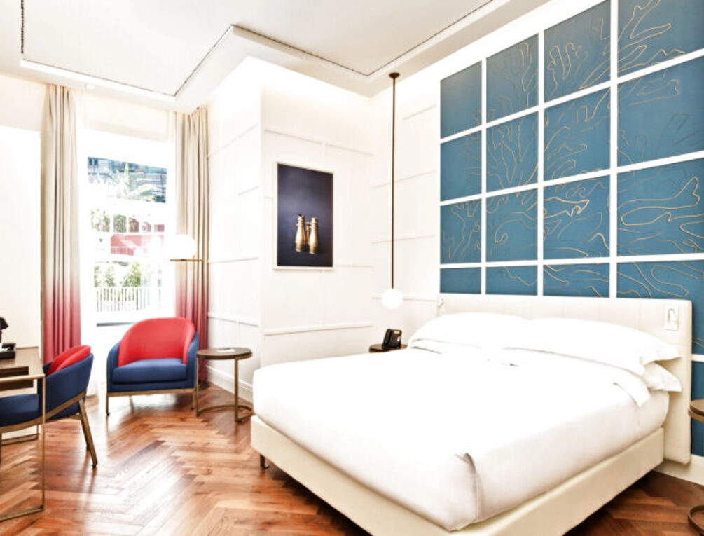Afbeelding gerelateerd aan The Britannique Hotel Naples, Curio Collection By Hilton