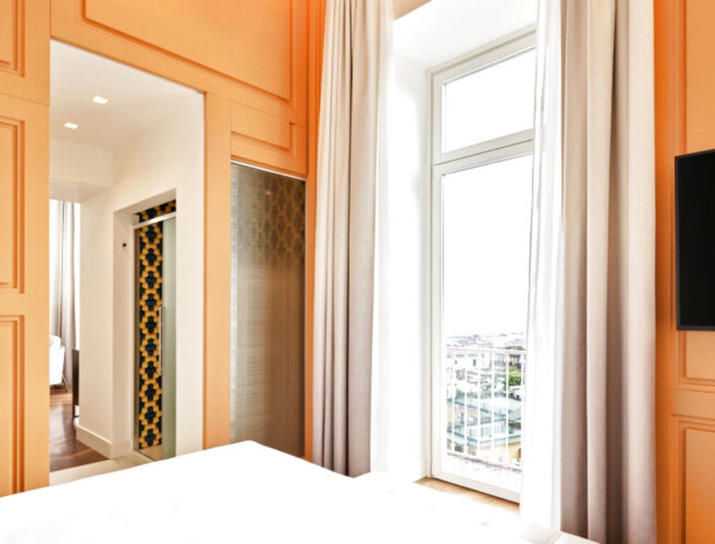Afbeelding gerelateerd aan The Britannique Hotel Naples, Curio Collection By Hilton