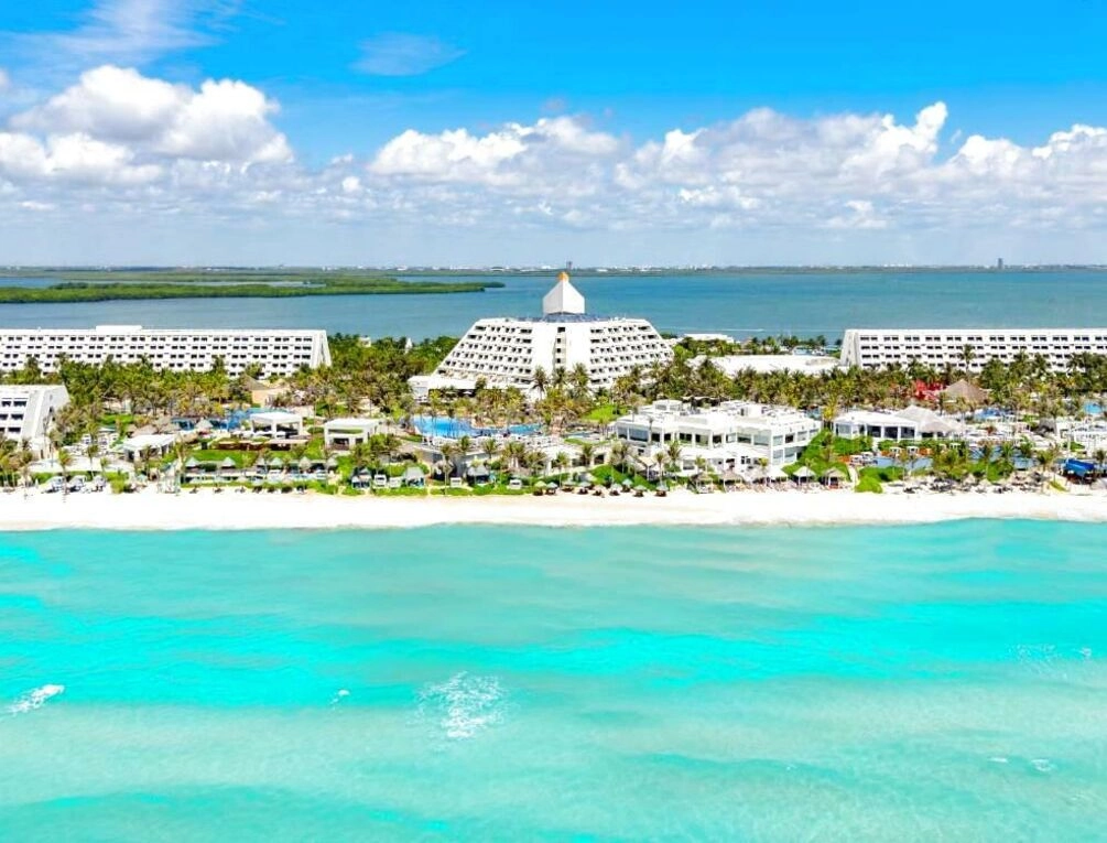 Afbeelding gerelateerd aan The Pyramid Cancun by Oasis - All Inclusive