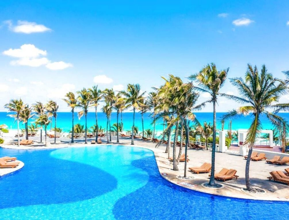 Afbeelding gerelateerd aan The Pyramid Cancun by Oasis - All Inclusive