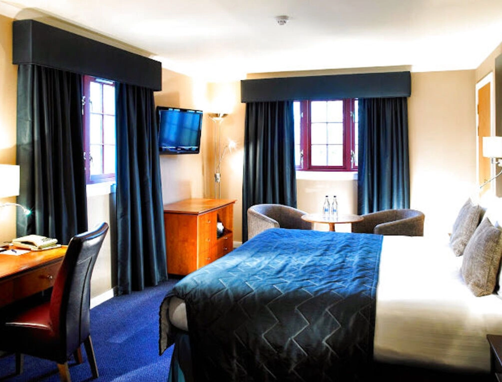Afbeelding gerelateerd aan The Stirling Hotel