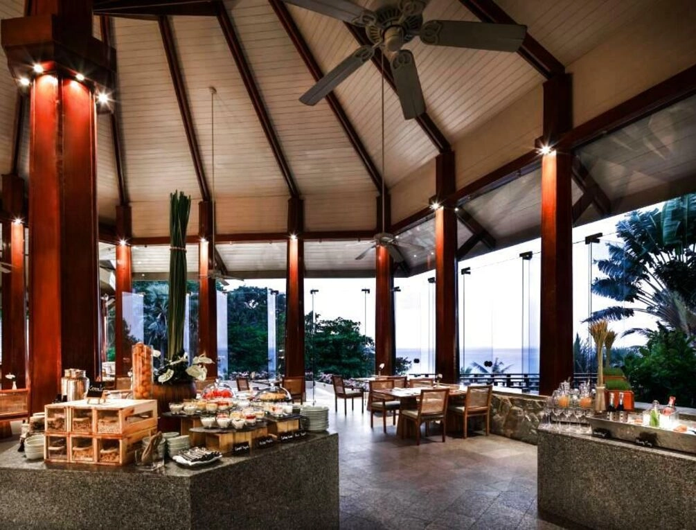 Afbeelding gerelateerd aan The Surin Phuket